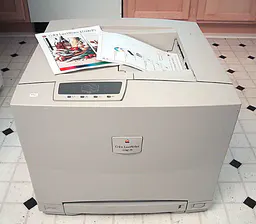 Color LaserWriter 12/600 product photograph