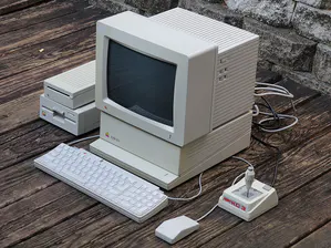 Apple IIGS product photograph