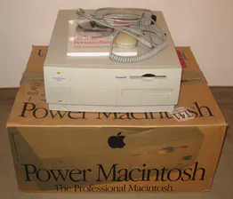 Power Macintosh 7200 product photograph