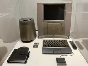 Twentieth Anniversary Macintosh product photograph
