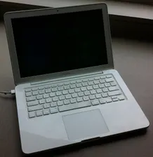 MacBook (Early 2008) product photograph