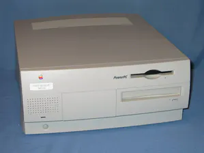 Power Macintosh 7600 product photograph